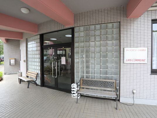 エントランスの入口風景