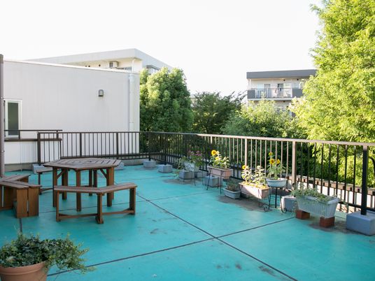 緑あふれるテラス風景