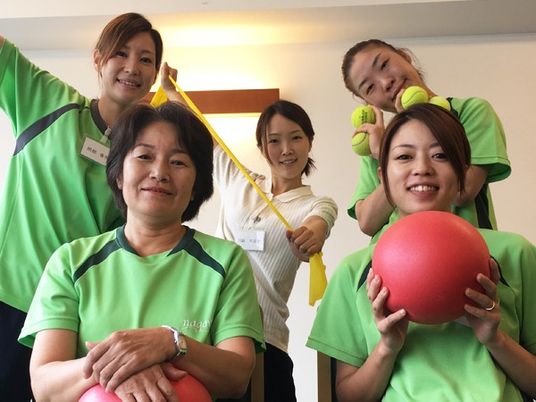 スタッフが集う室内