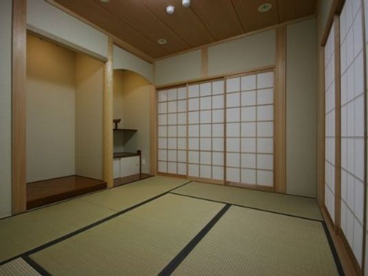 清潔な和室の一室