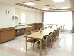 明るいダイニングエリア