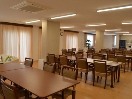 ゆとりある食堂の様子