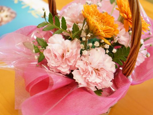  彩り豊かな花のアレンジメント  
