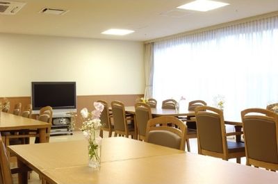 清潔で広々とした食堂
