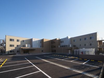 きれいな施設の外観