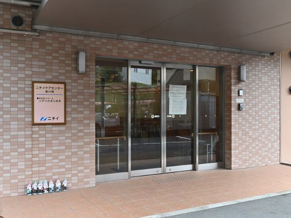 誘導表示板付きエントランス