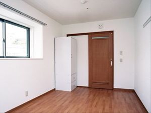 洋室のクローゼット付き空間