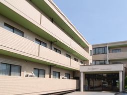 清潔感のある施設のエントランス