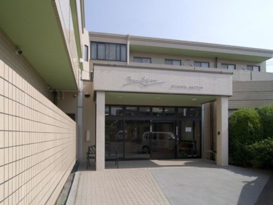 エントランスの外観