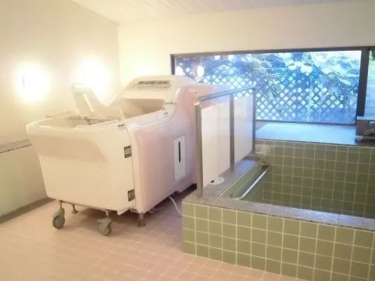 機械式浴槽と脱衣所