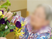 華やかなアレンジを楽しむ居室
