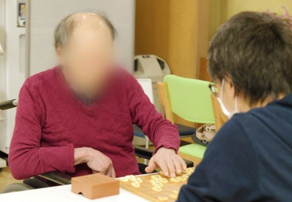 静かな対局の様子