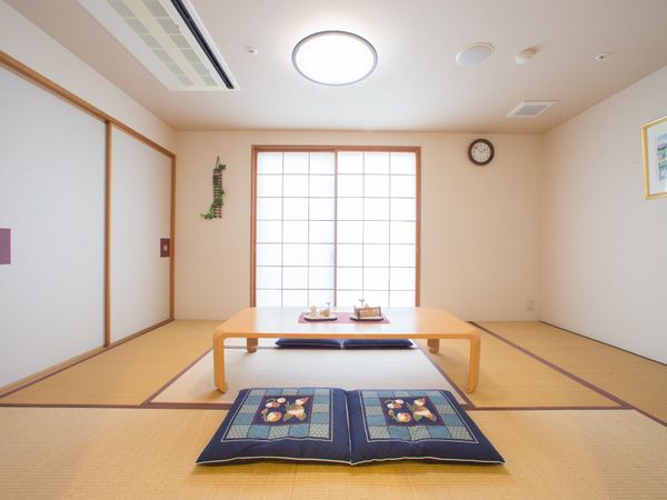 和室の明るい空間