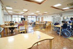 広い共有スペースと利用者