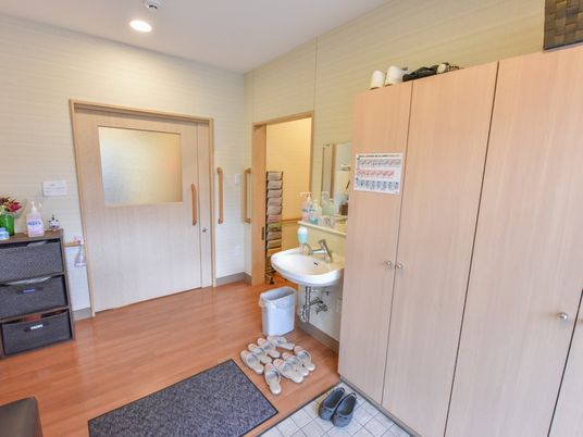 洗面所付きの明るい居室
