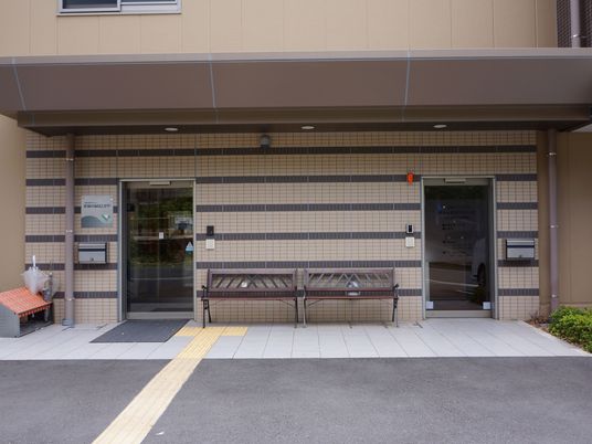 エントランスの外観