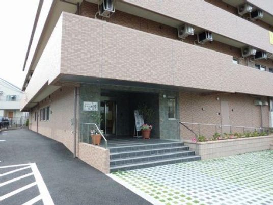 エントランスの外観