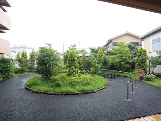 緑豊かな中庭