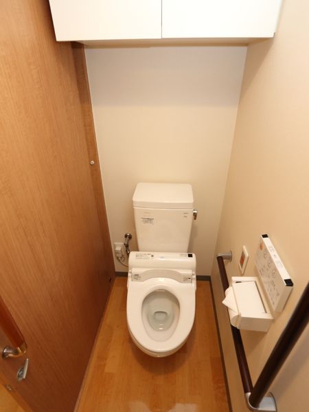 清潔なトイレの一室