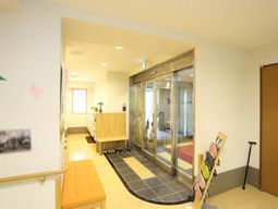 エントランスの明るい様子