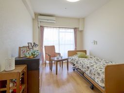 明るく清潔な居室
