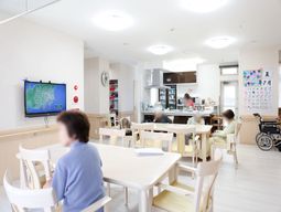 明るい食堂風景