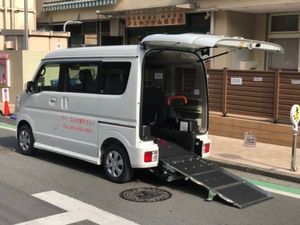 送迎車の外観  