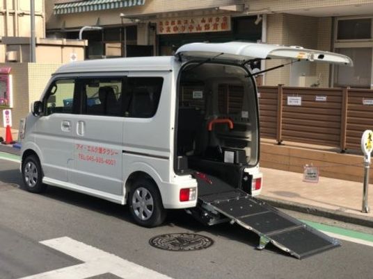 送迎車の外観  