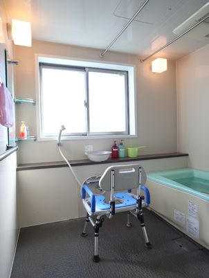 バリアフリーの浴室設備