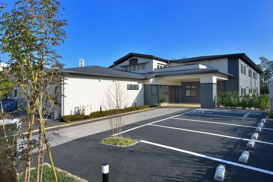 広々とした外観