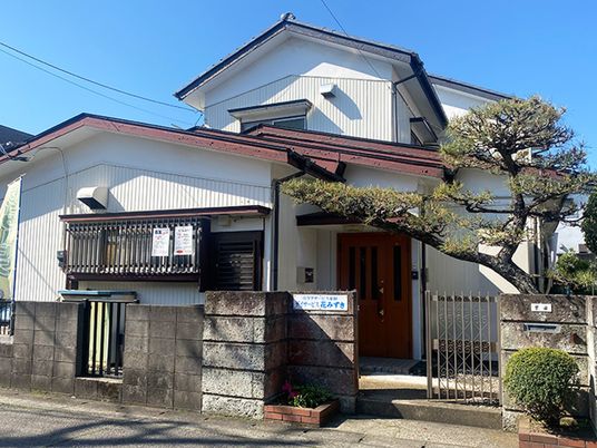 和風の建物外観  