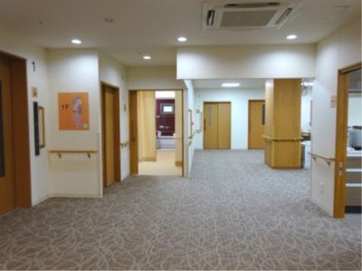 清潔感のある明るい廊下