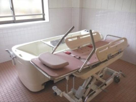機能的な介護用浴槽