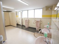 バリアフリーの浴室