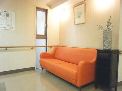 暖かみのある廊下の隅