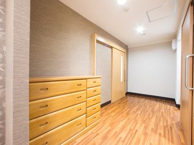 廊下の柔らかな光