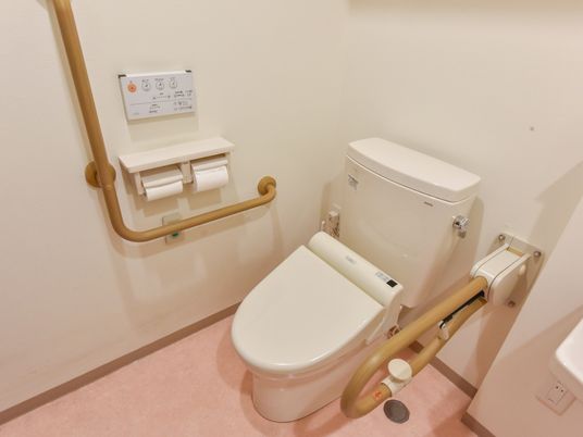 バリアフリー対応のトイレ