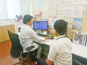 スタッフの相談場面  