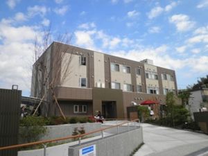 広々とした建物の外観