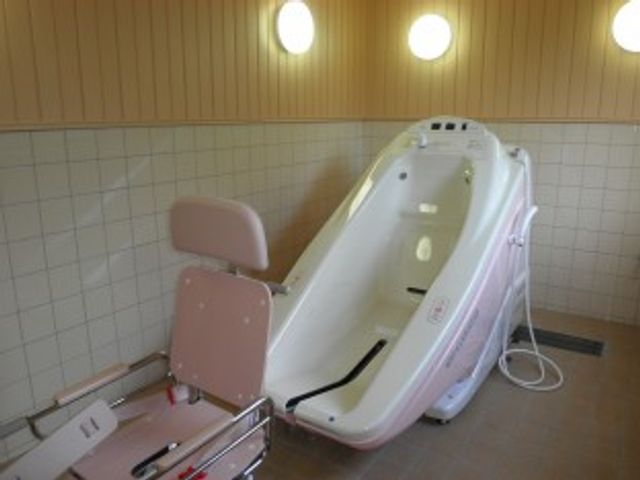 特別な仕様の浴室 浴室 ゆったりとくつろげる特別な仕様の浴室です。安全を考慮した設計が施されています。