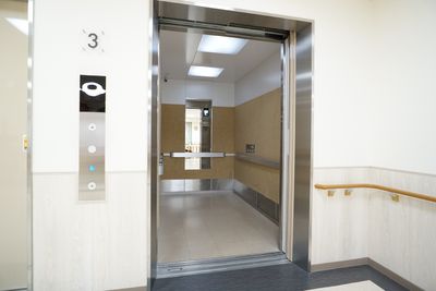 エレベーター前の広々とした空間