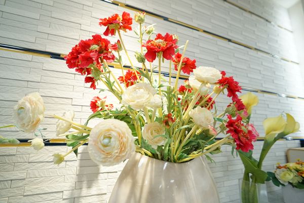 カラフルな花のアレンジメント