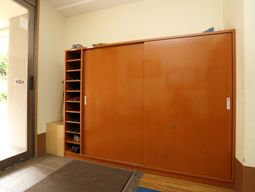 清潔な玄関の靴箱