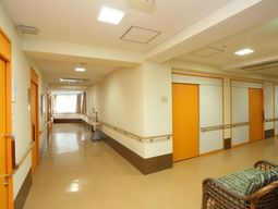 暖かみのある廊下