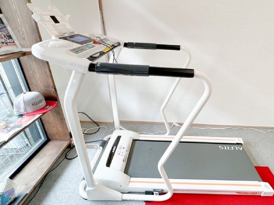 最新機能のトレッドミル機能訓練室