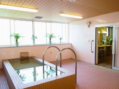 明るい浴室空間