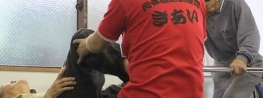 リハビリを行う場面