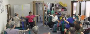 エクササイズ中の機能訓練室