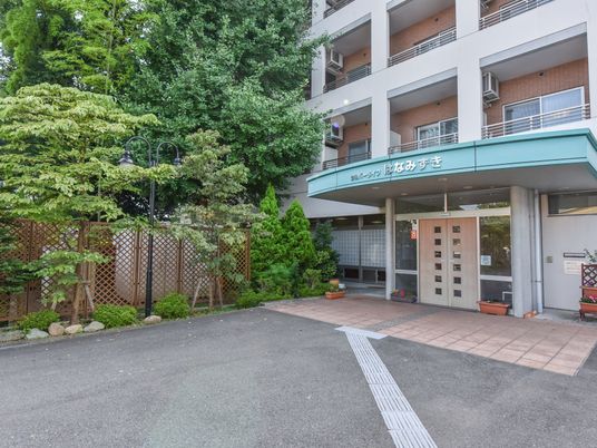 緑豊かなエントランス景観