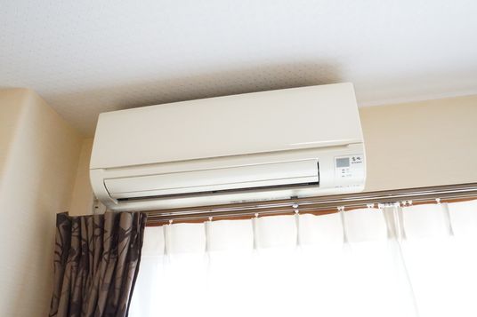 部屋のエアコン装置